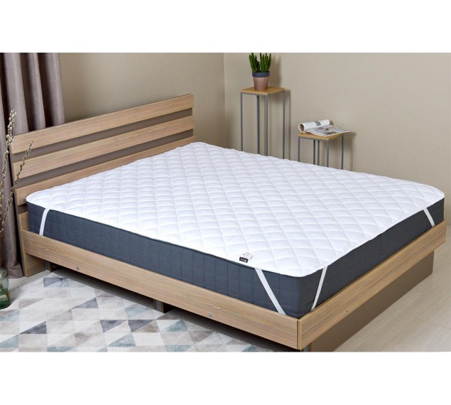 НАМАТРАЦНИК COMFORT СТЬОБАНИЙ ЗІ СТРІЧКАМИ ПО КУТАХ